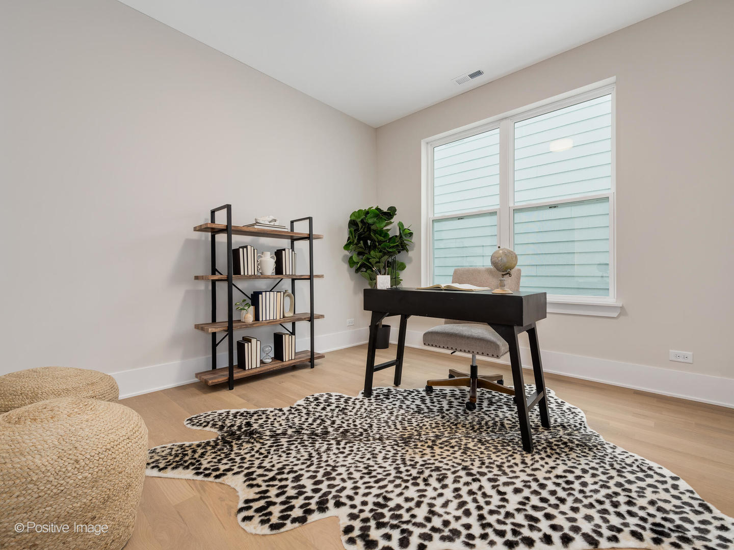 1938 N Sawyer Avenue Unit: 2
