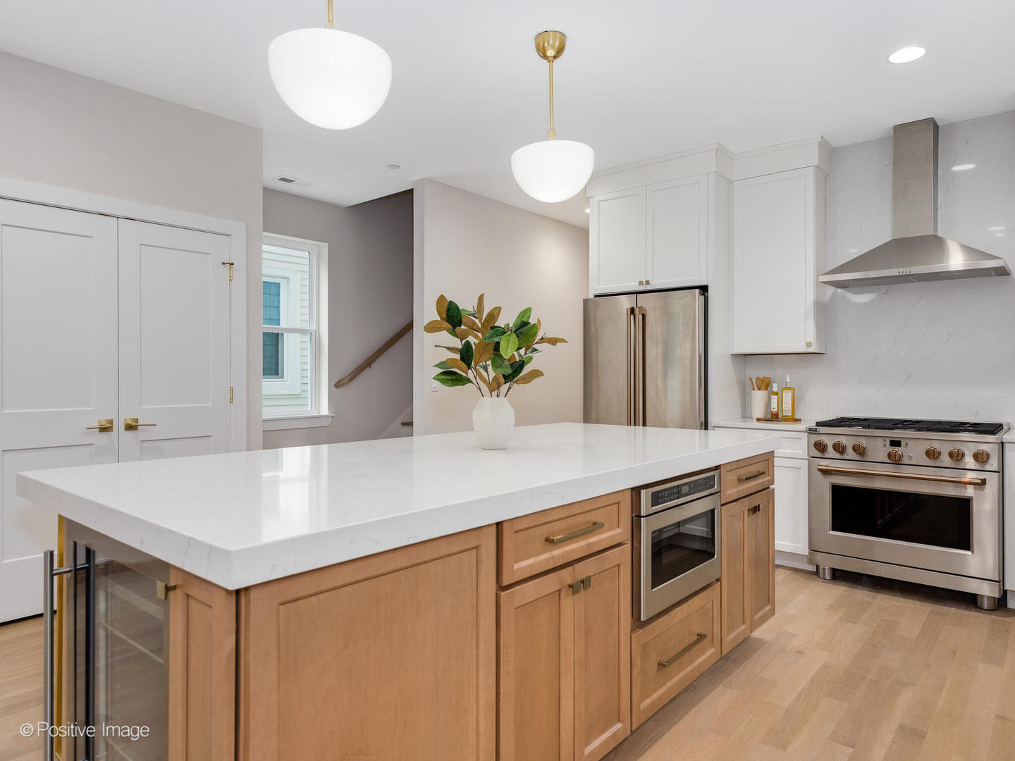 1938 N Sawyer Avenue Unit: 2