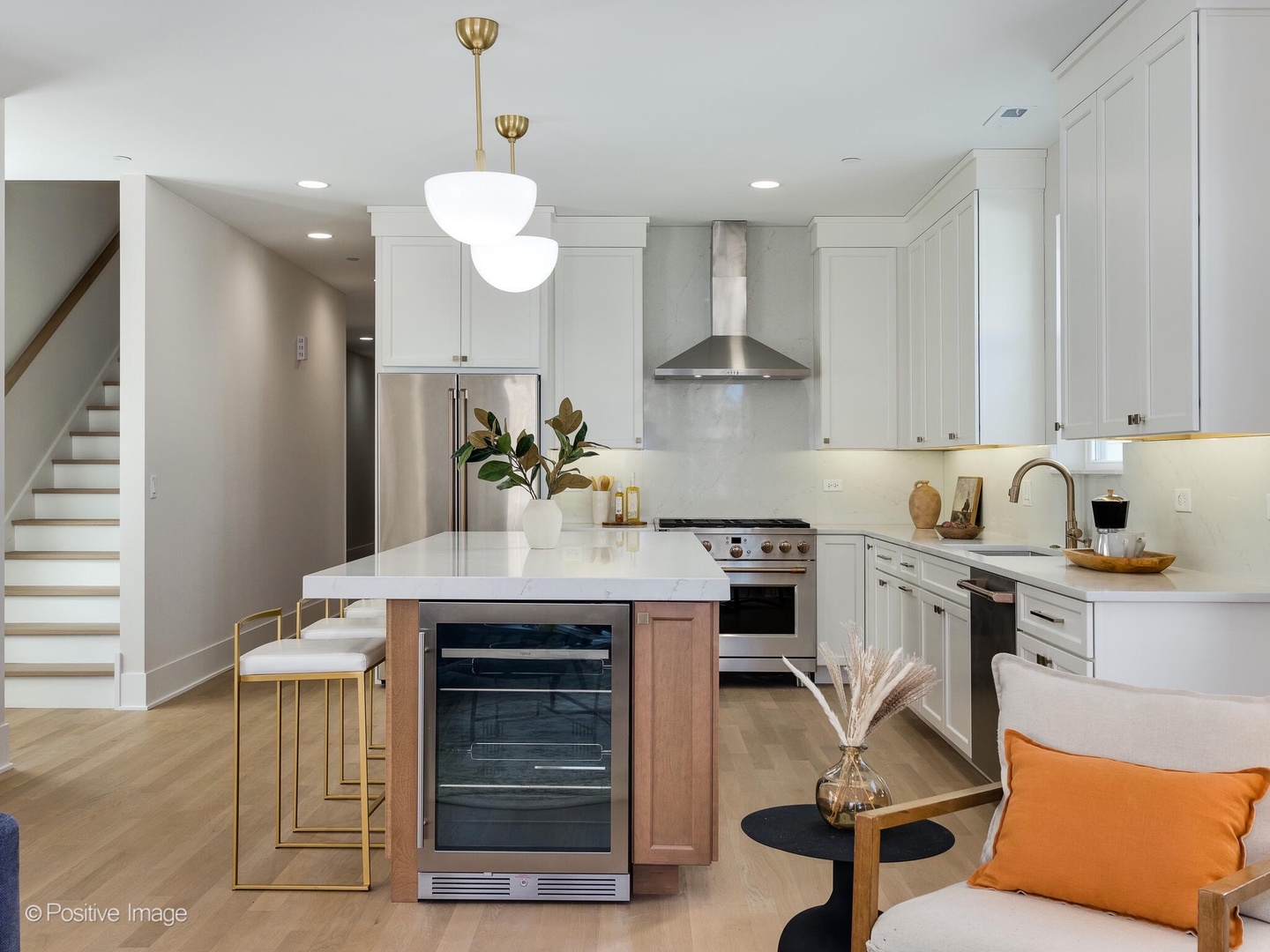 1938 N Sawyer Avenue Unit: 2
