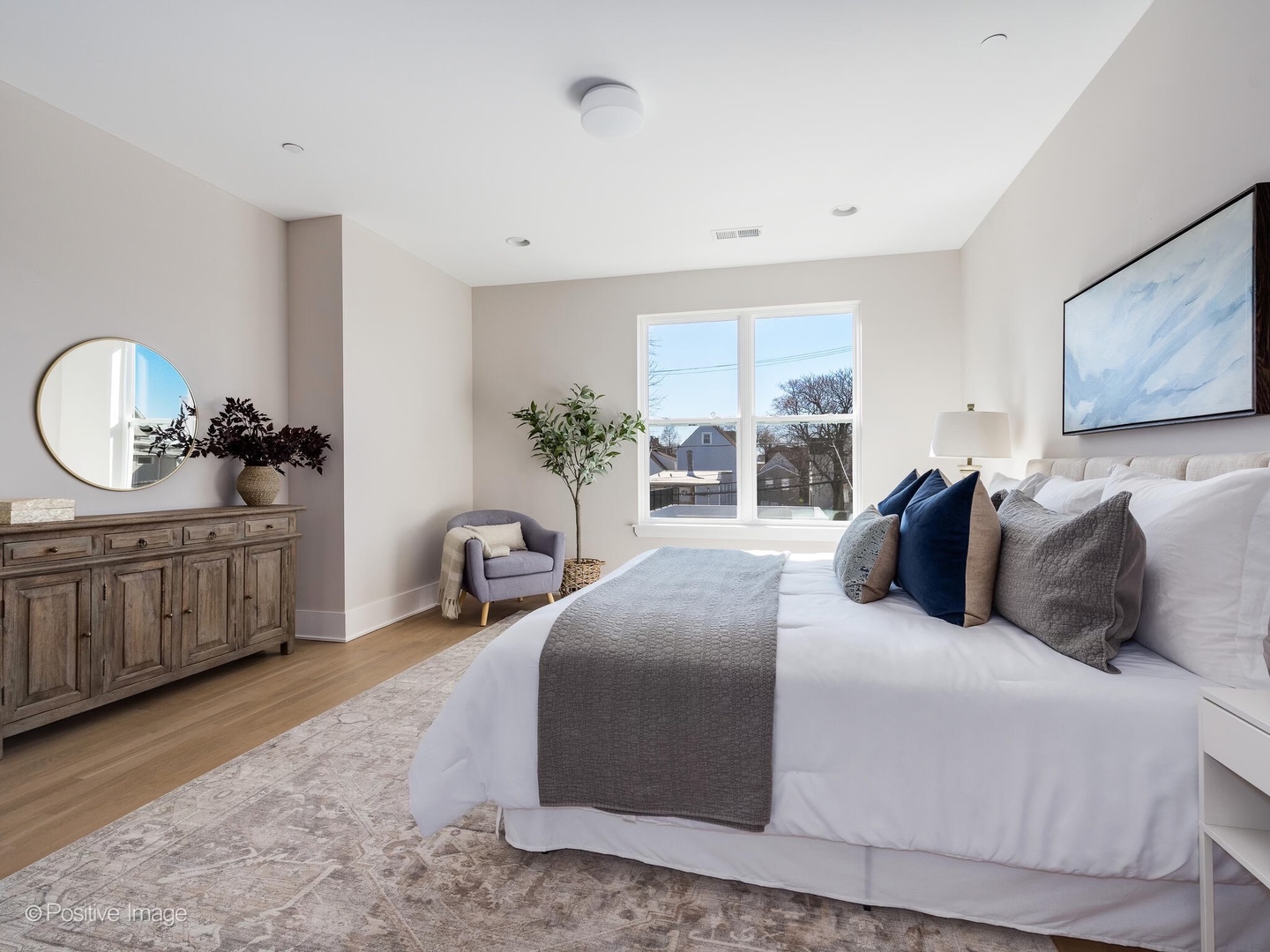 1938 N Sawyer Avenue Unit: 2