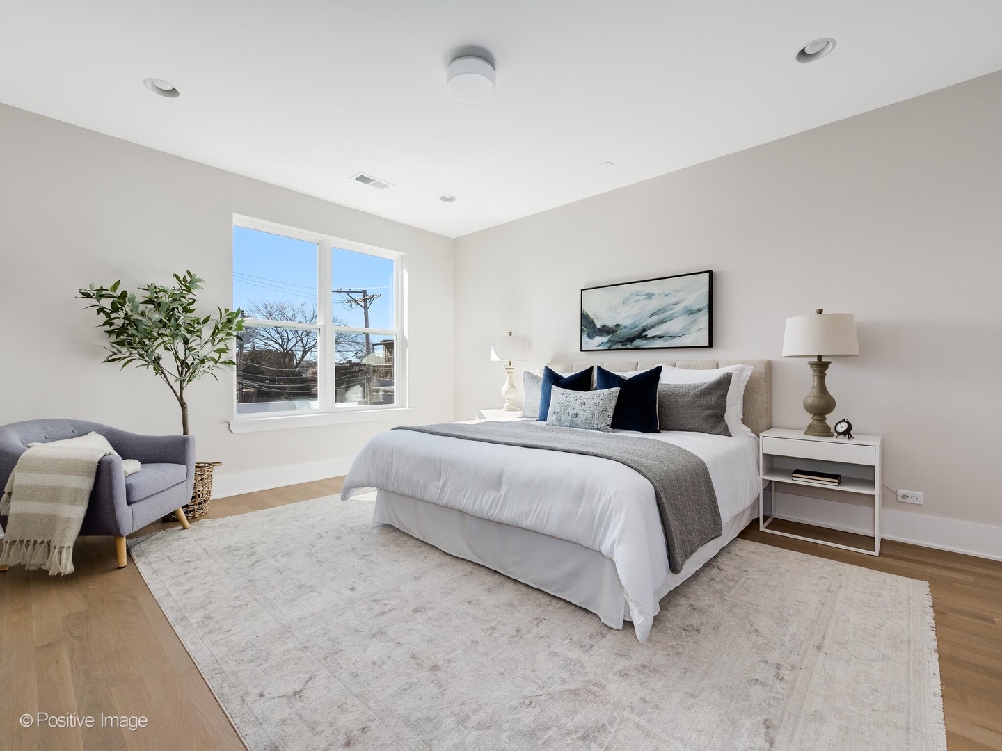 1938 N Sawyer Avenue Unit: 2