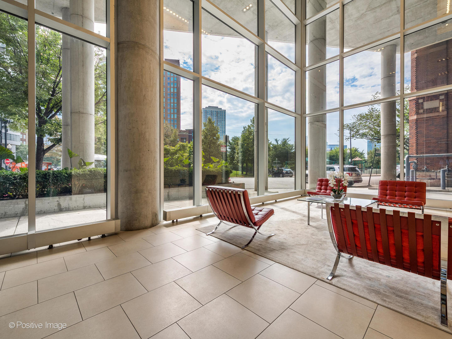 510 W Erie Street Unit: 2402