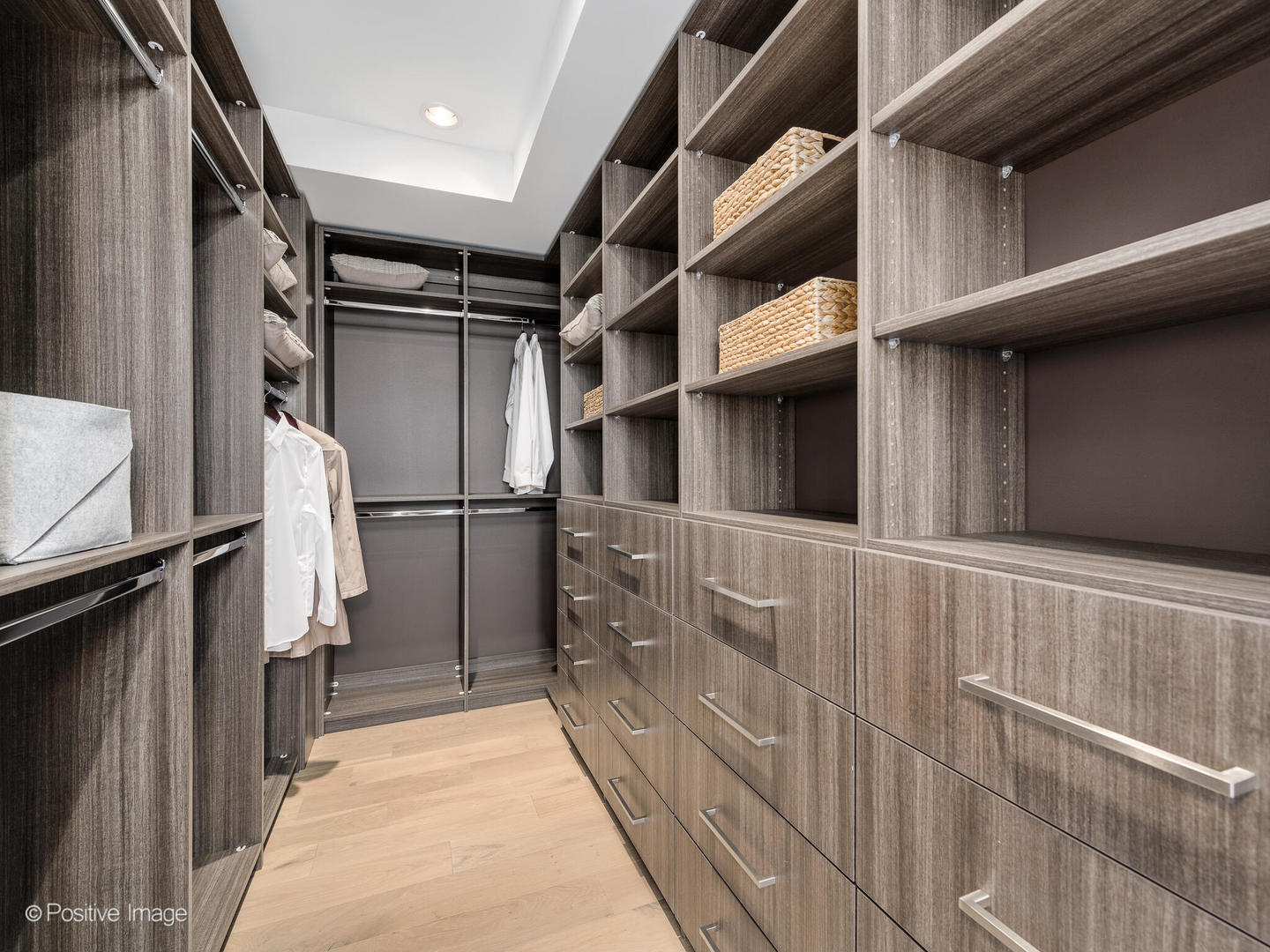510 W Erie Street Unit: 2402
