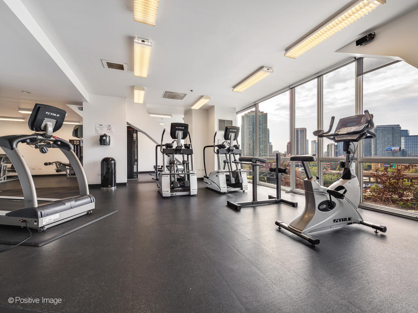 510 W Erie Street Unit: 2402