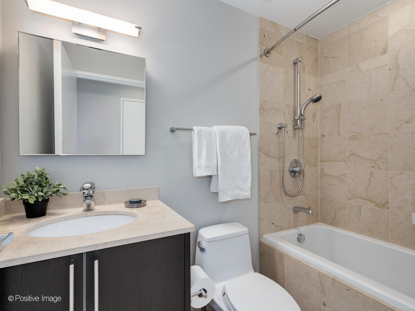 510 W Erie Street Unit: 2402