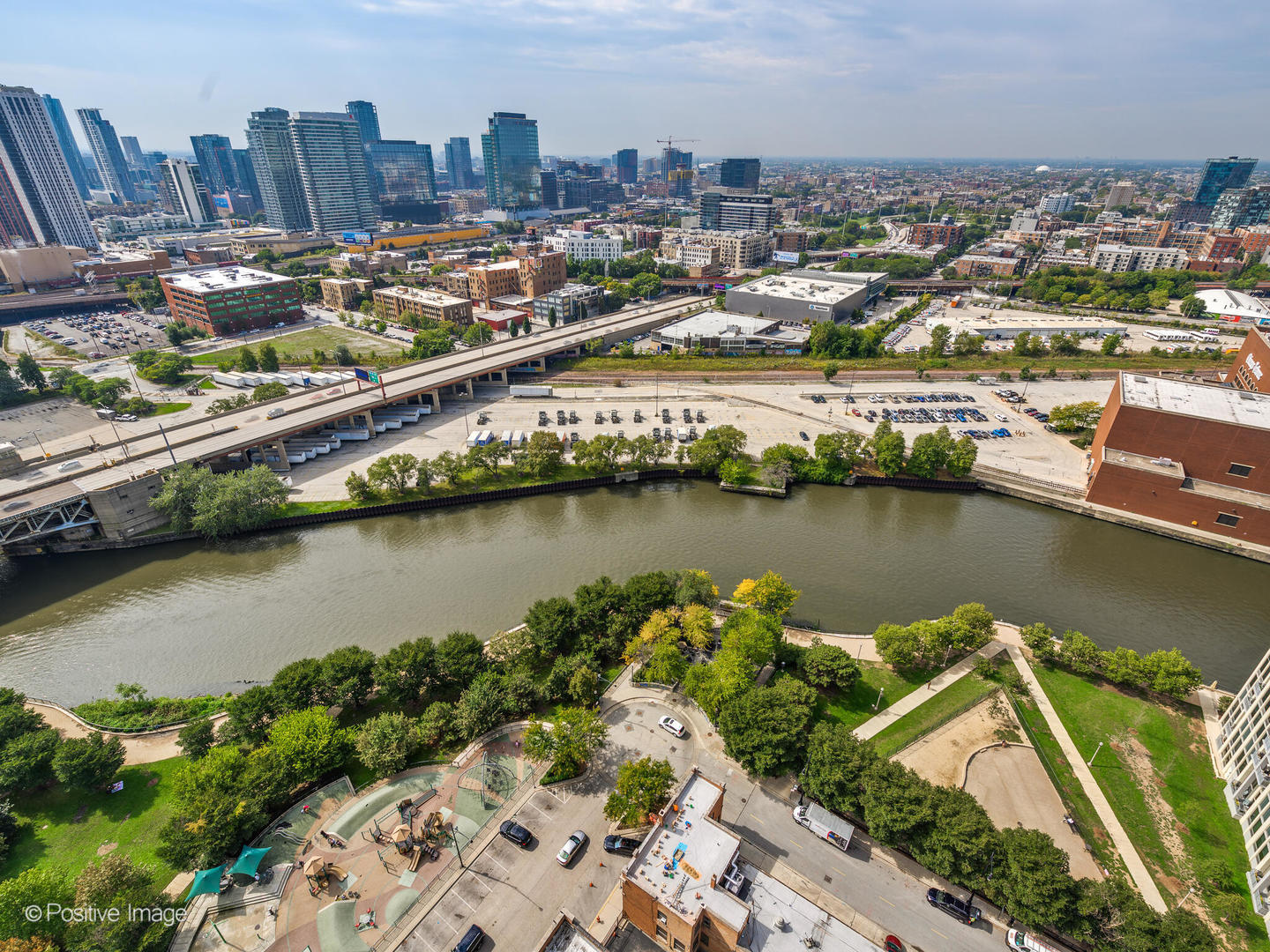 510 W Erie Street Unit: 2402