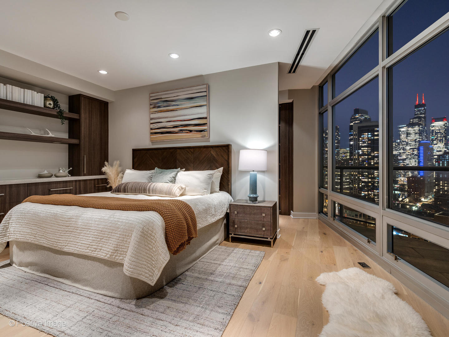 510 W Erie Street Unit: 2402