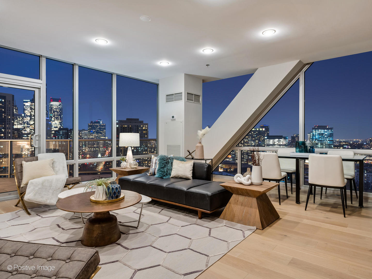 510 W Erie Street Unit: 2402