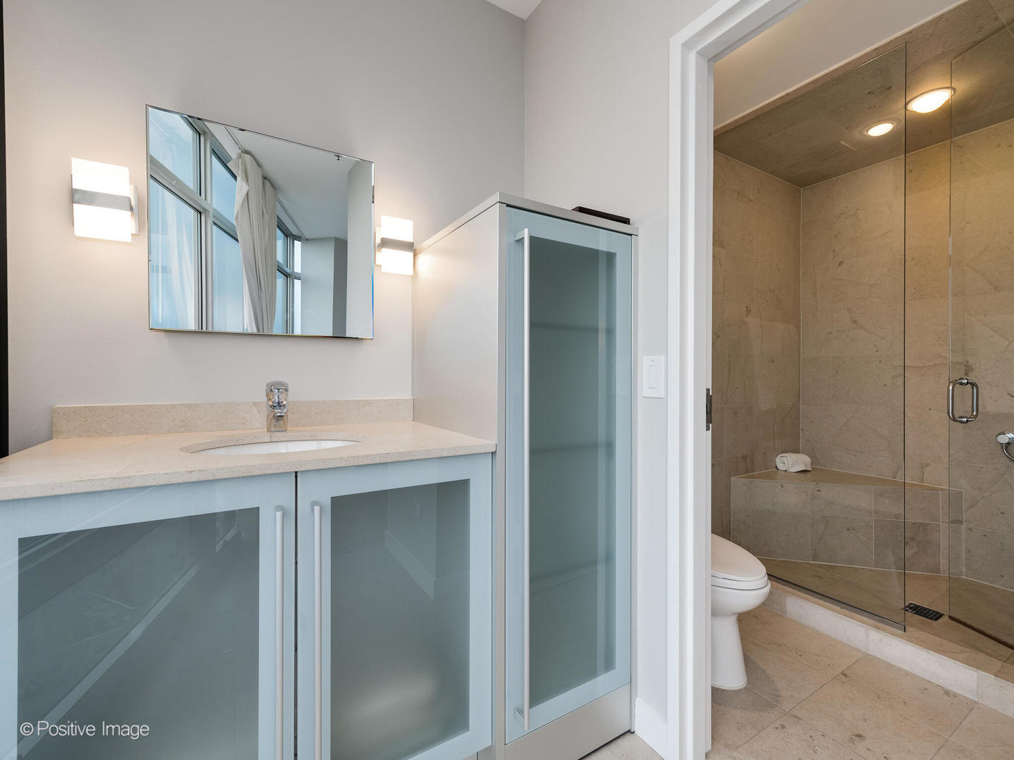 510 W Erie Street Unit: 2402