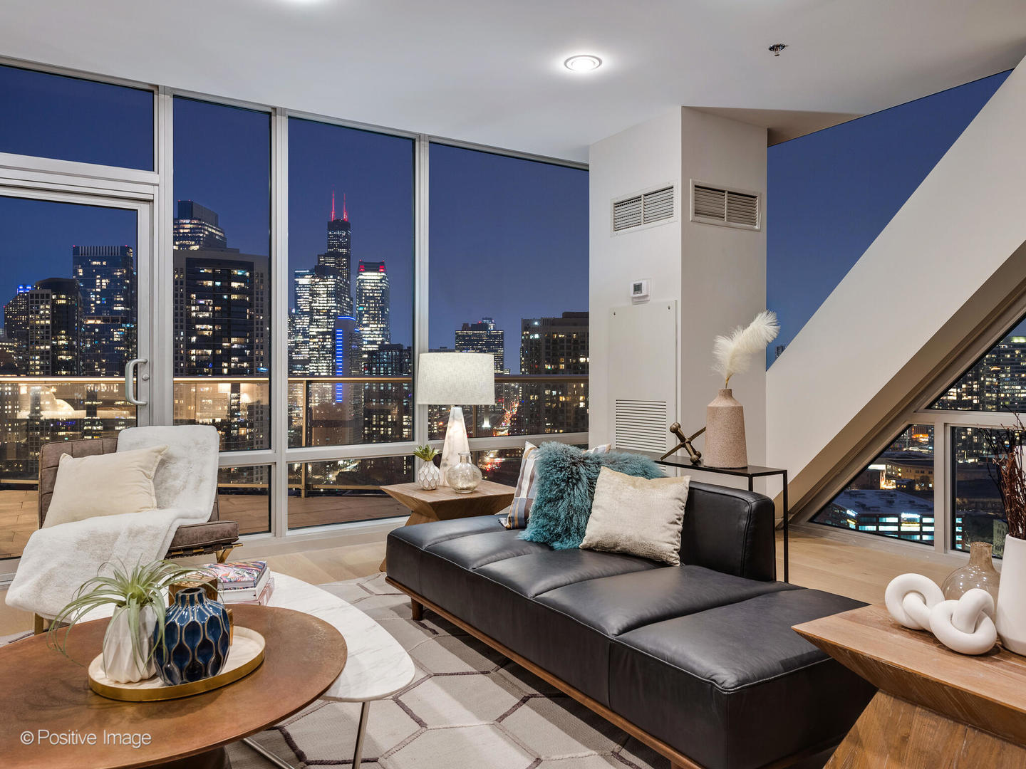 510 W Erie Street Unit: 2402
