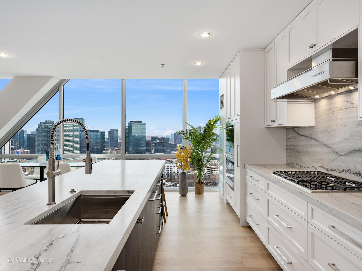 510 W Erie Street Unit: 2402