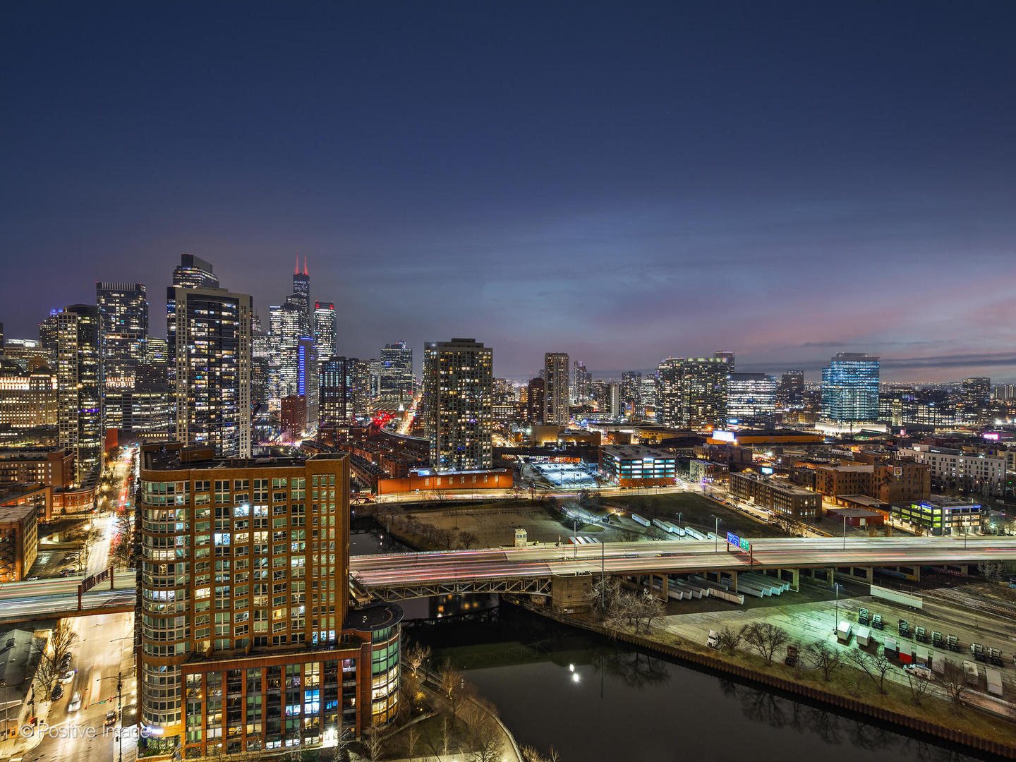 510 W Erie Street Unit: 2402
