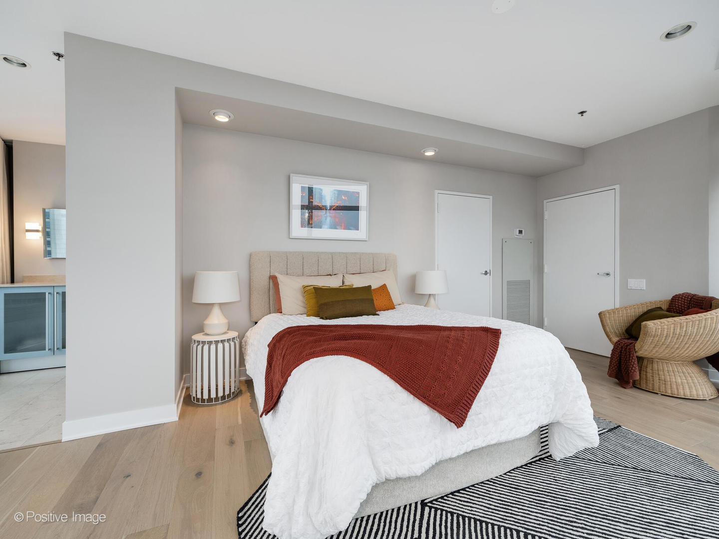 510 W Erie Street Unit: 2402