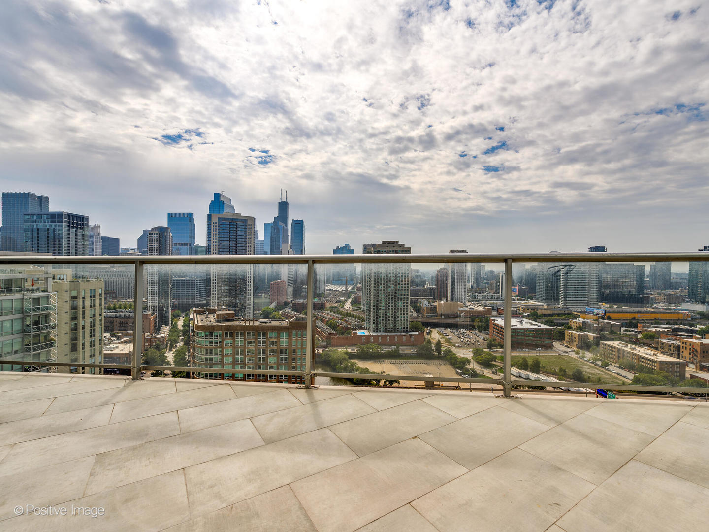 510 W Erie Street Unit: 2402
