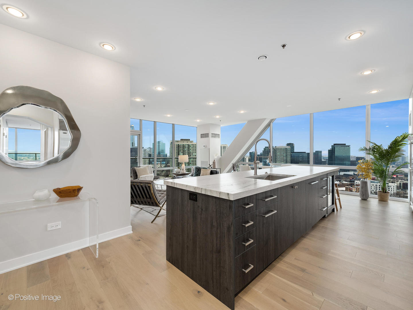 510 W Erie Street Unit: 2402
