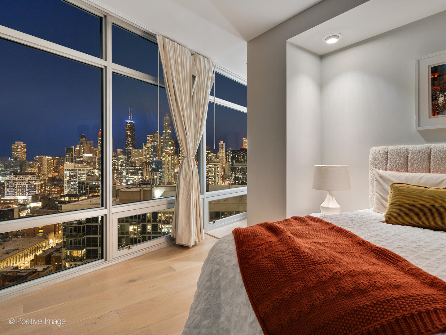 510 W Erie Street Unit: 2402