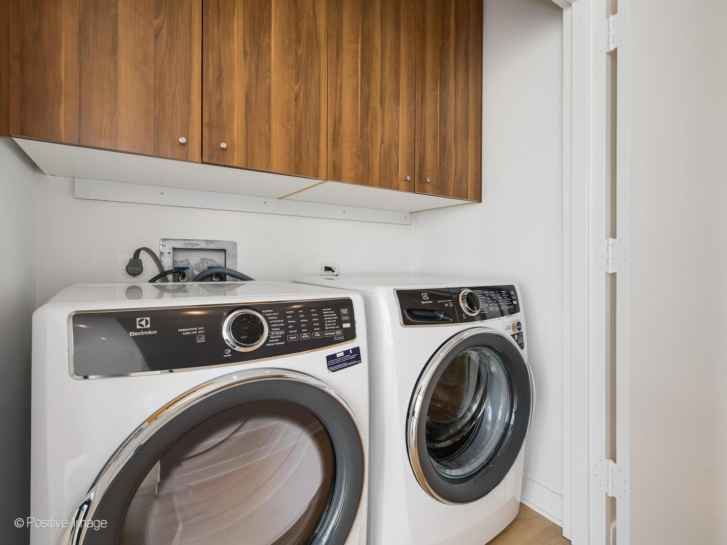 510 W Erie Street Unit: 2402