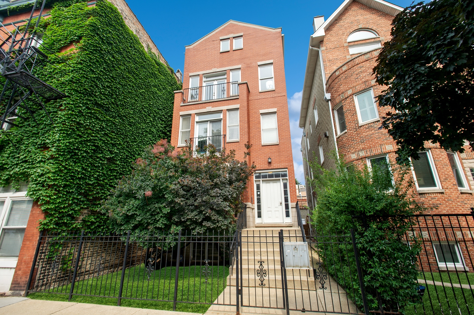 3457 N Racine Avenue Unit: 3