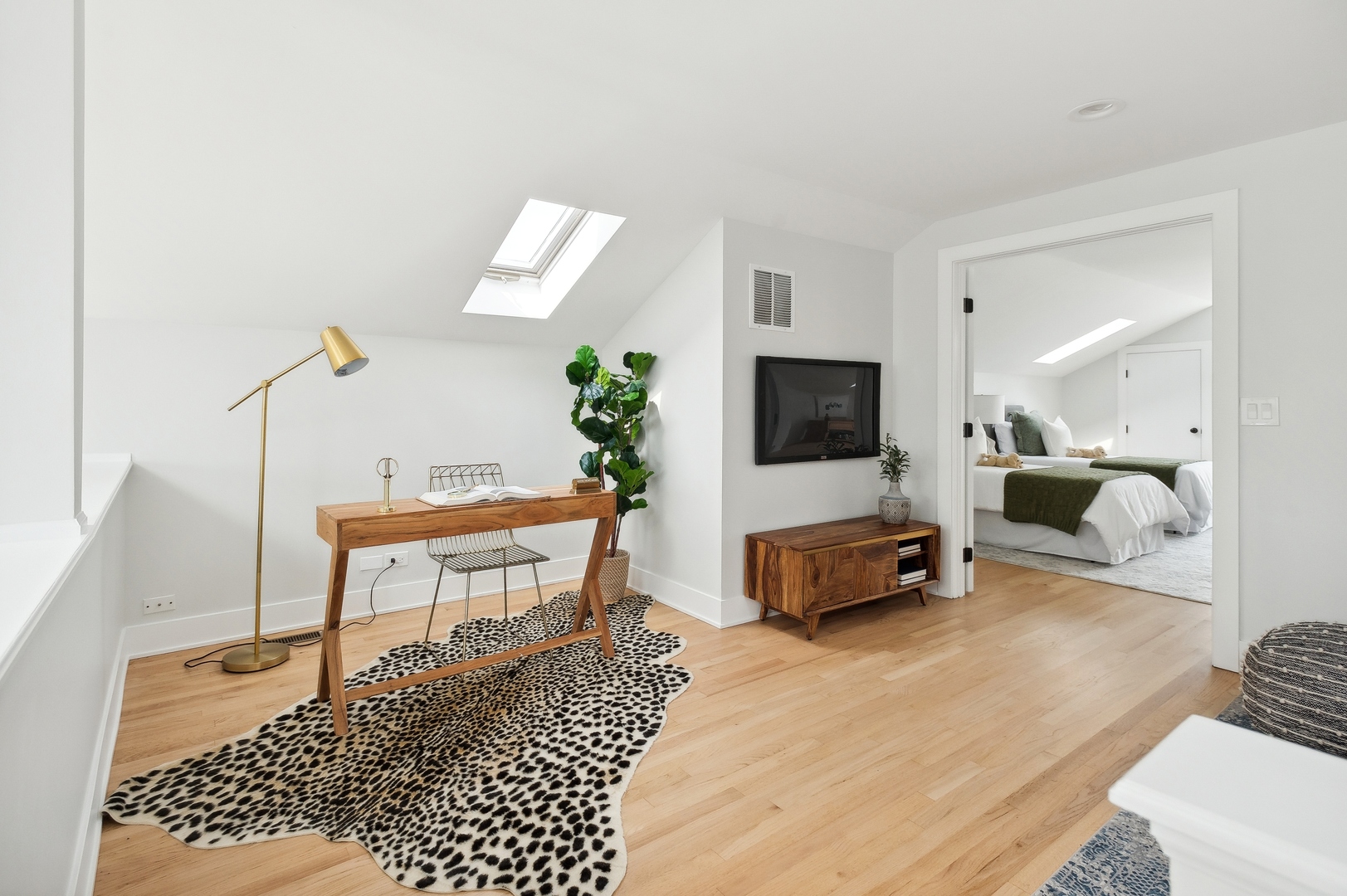 3457 N Racine Avenue Unit: 3