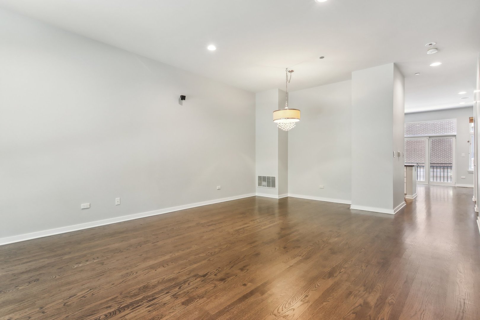2850 N Paulina Street Unit: TH