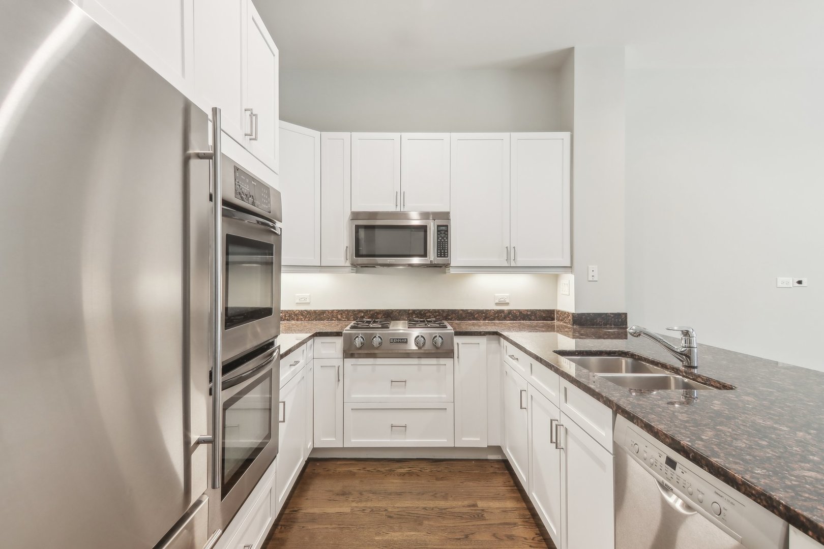 2850 N Paulina Street Unit: TH
