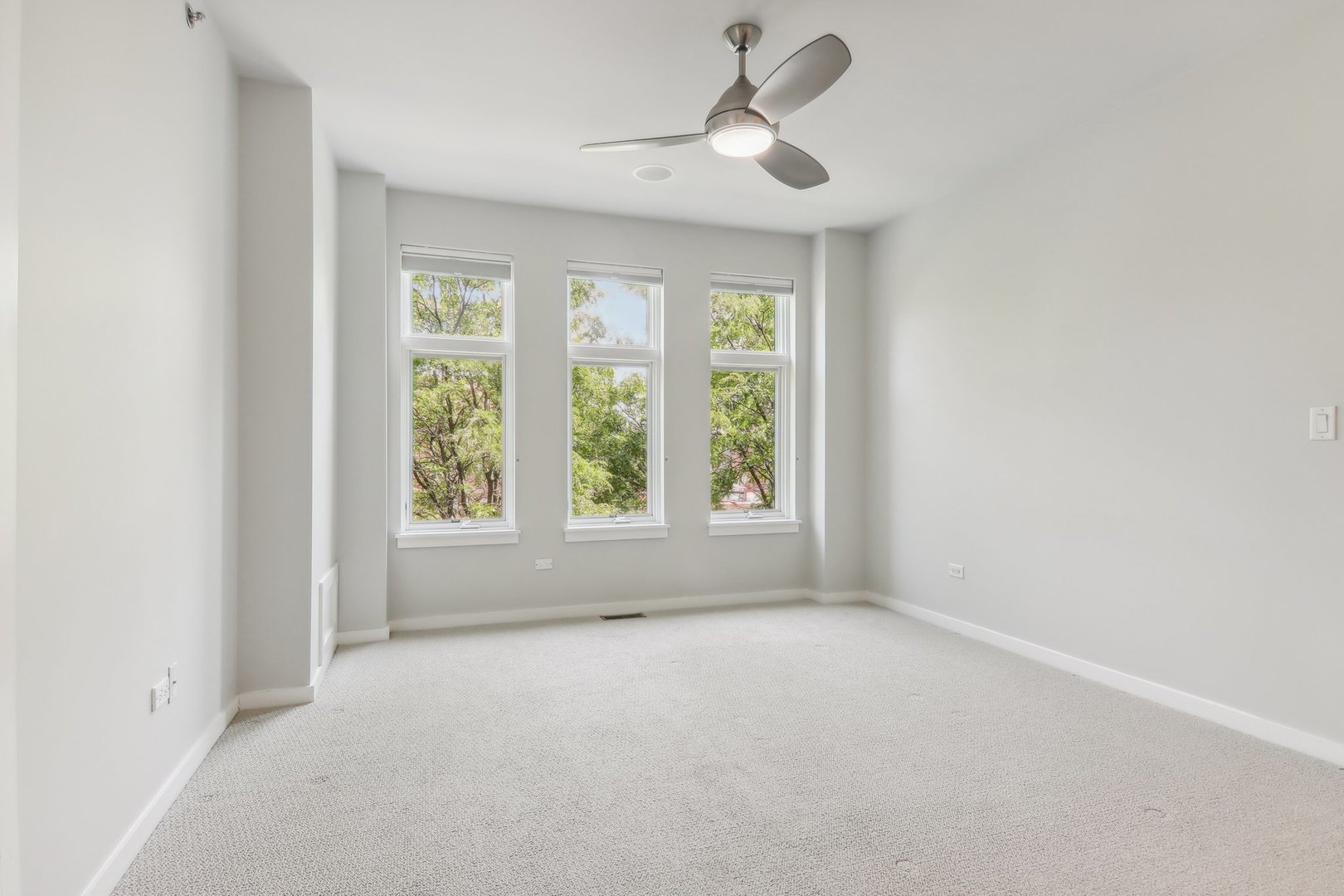 2850 N Paulina Street Unit: TH
