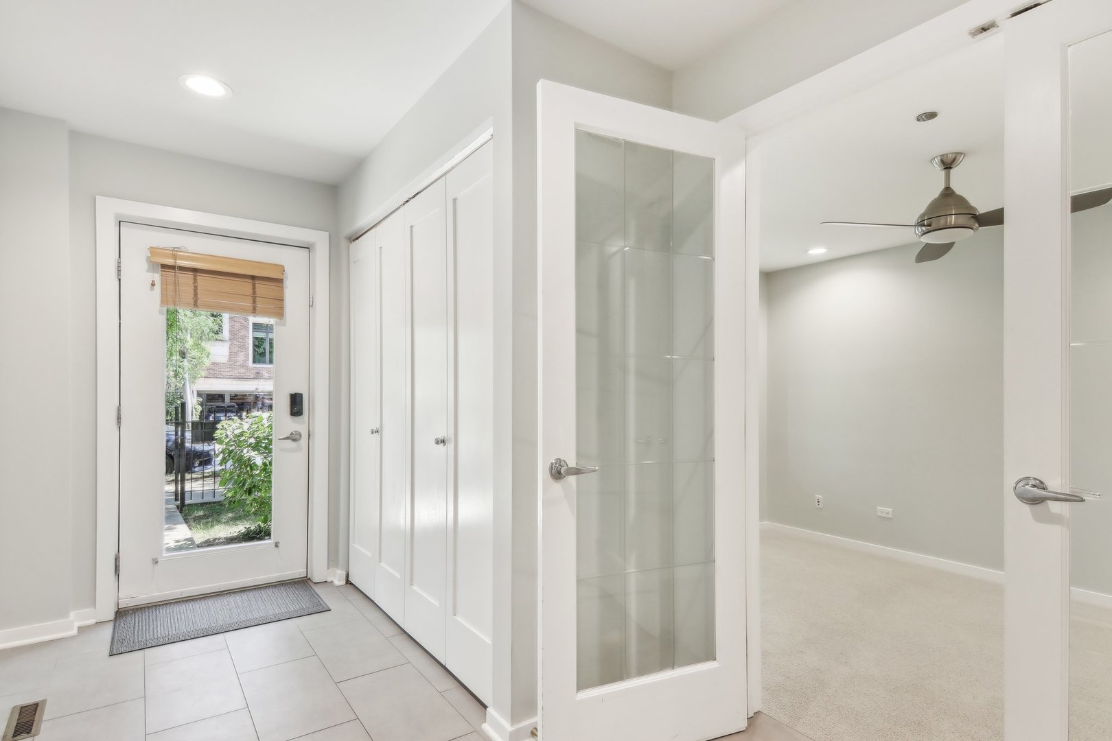 2850 N Paulina Street Unit: TH