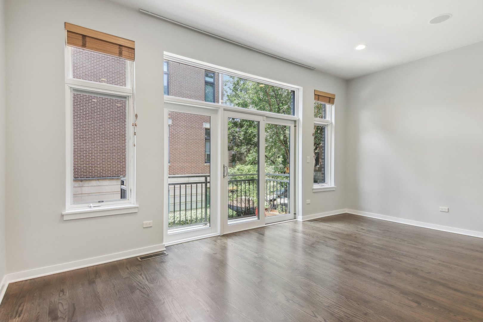 2850 N Paulina Street Unit: TH
