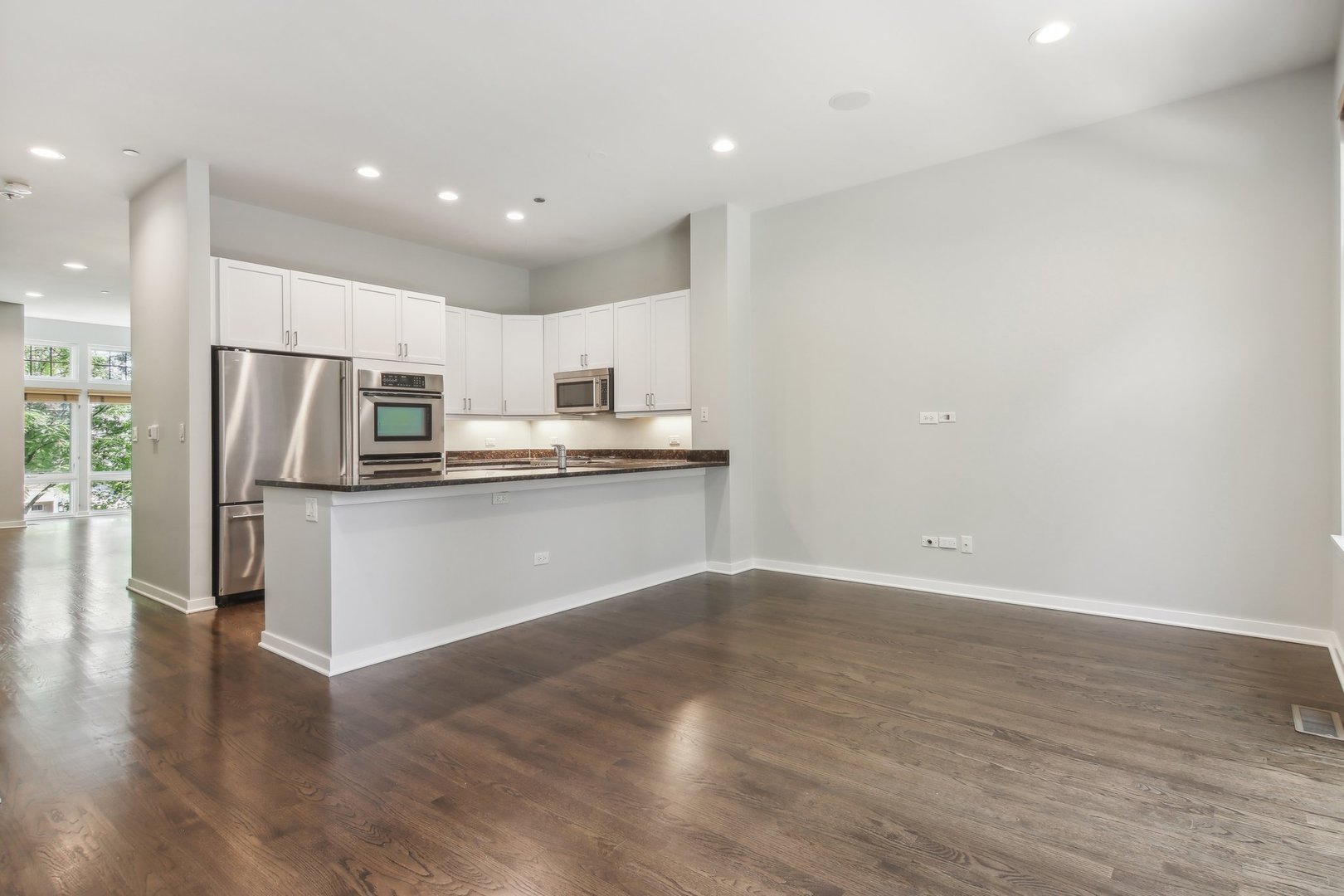 2850 N Paulina Street Unit: TH
