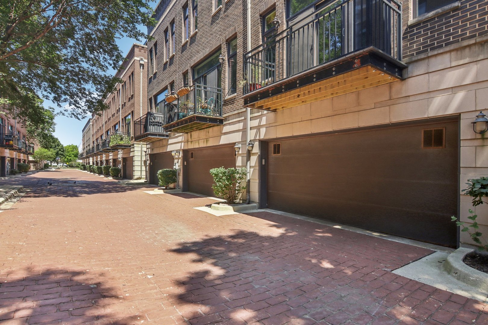 2850 N Paulina Street Unit: TH