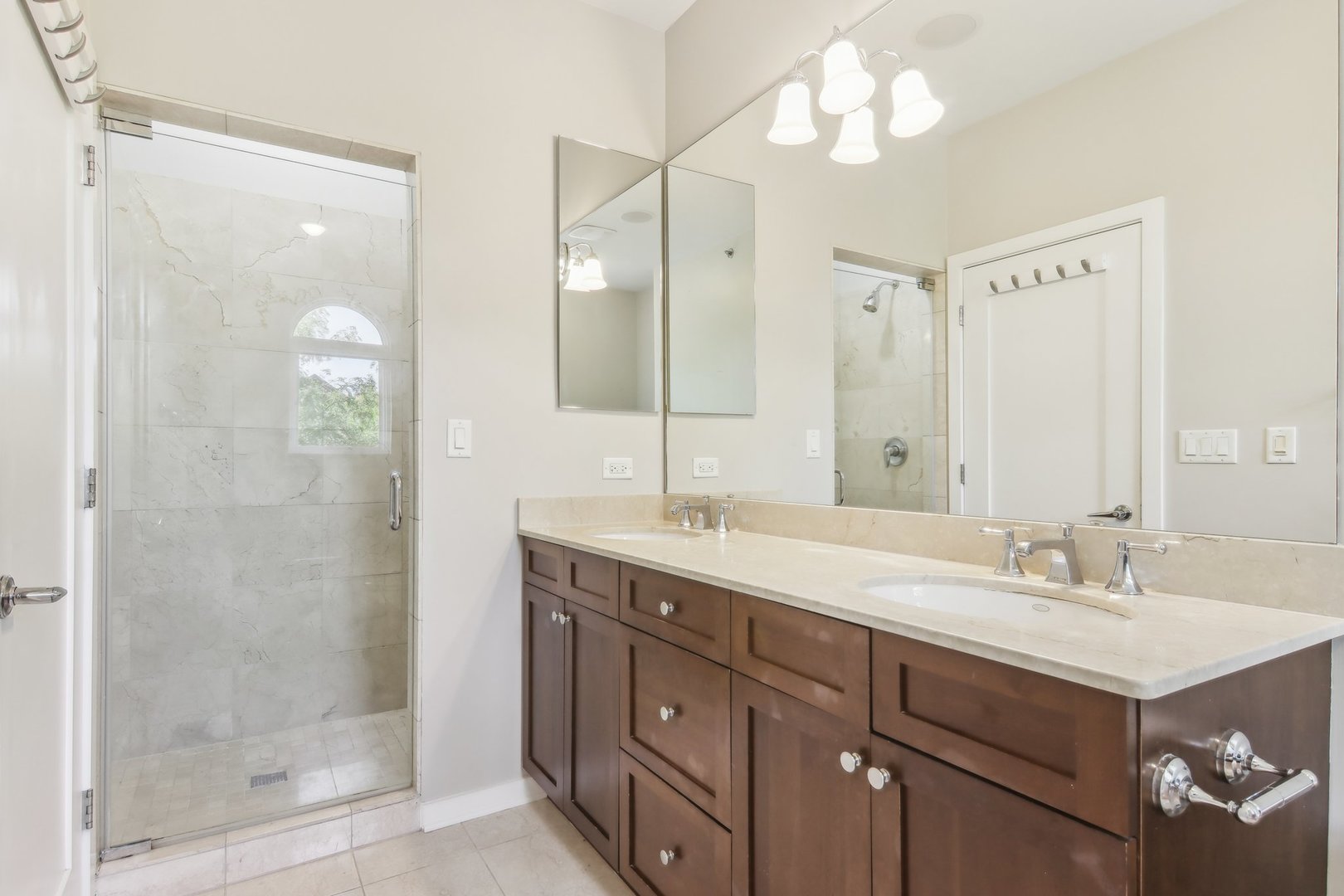 2850 N Paulina Street Unit: TH