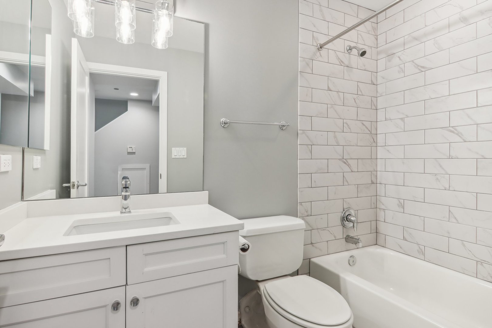 2850 N Paulina Street Unit: TH