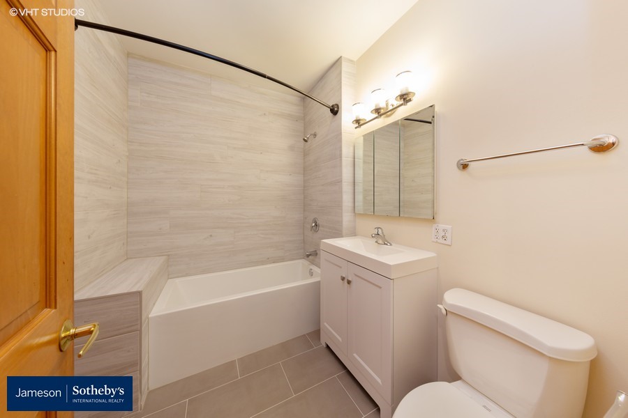 2157 W Addison Street Unit: 1