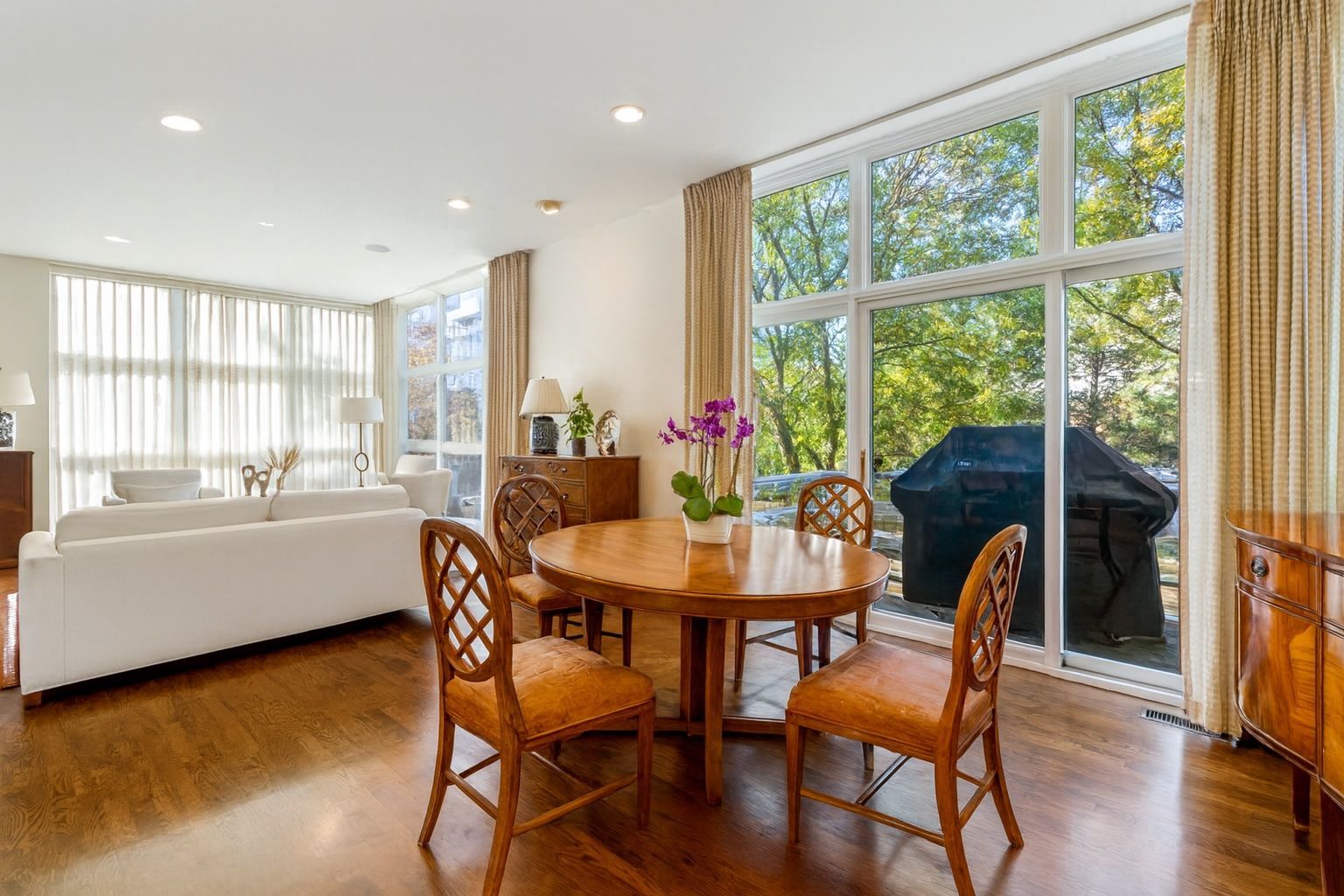 2933 N Hermitage Avenue Unit: A