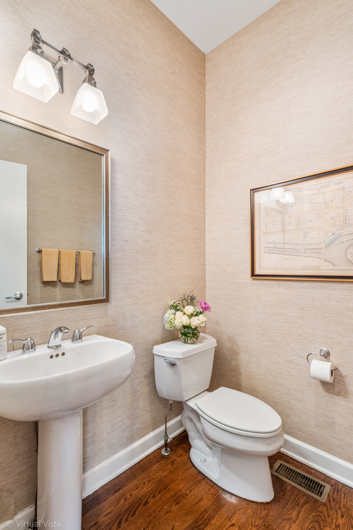 2933 N Hermitage Avenue Unit: A