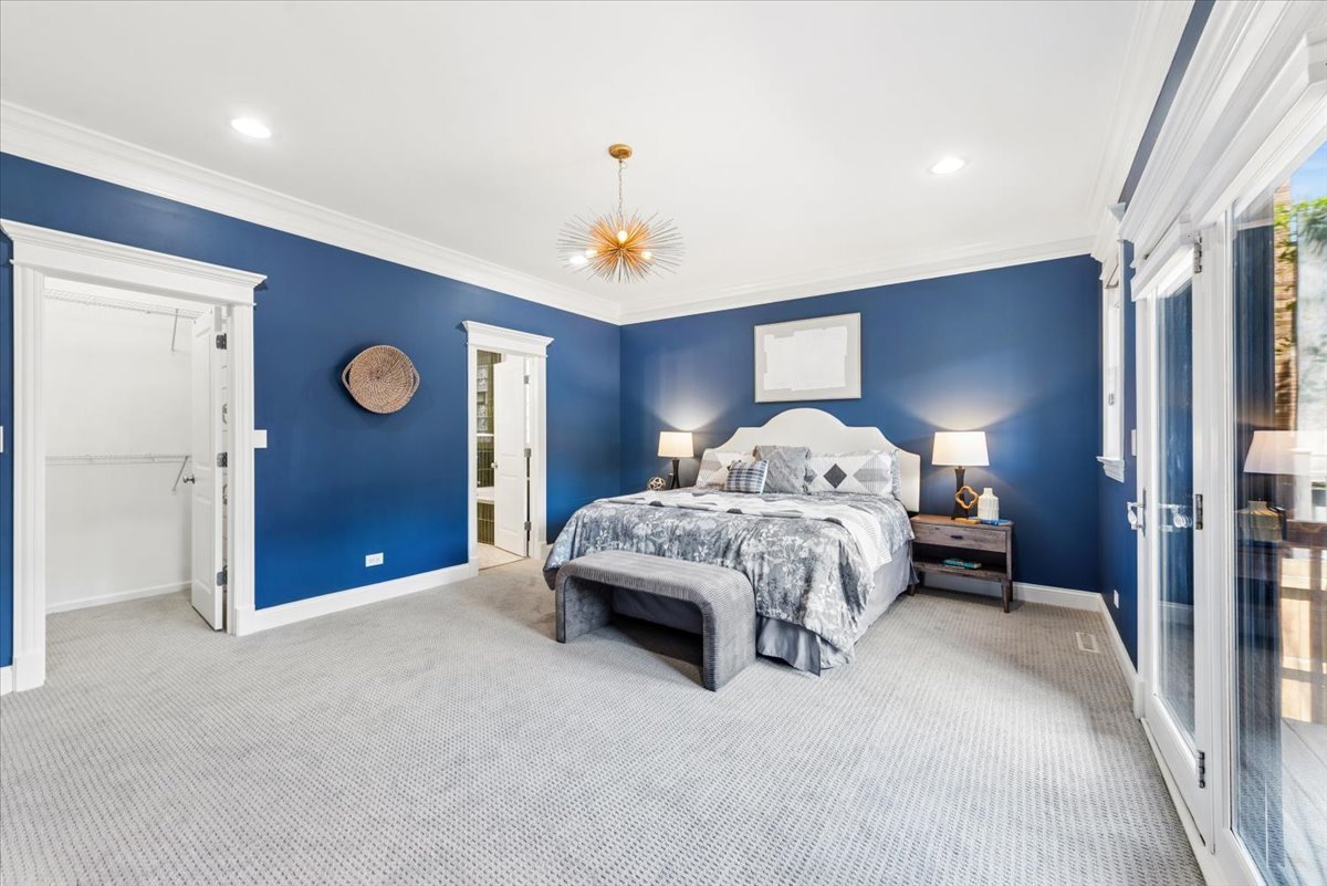 3625 N Lakewood Avenue Unit: 1N