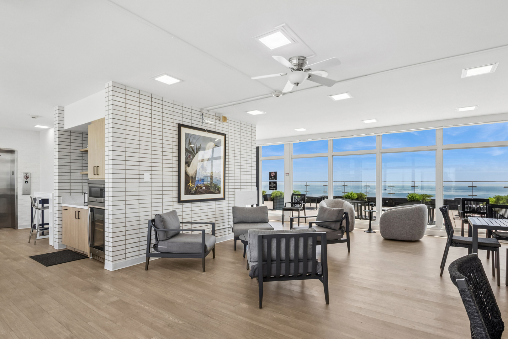 1440 N Lake Shore Drive Unit: 21G