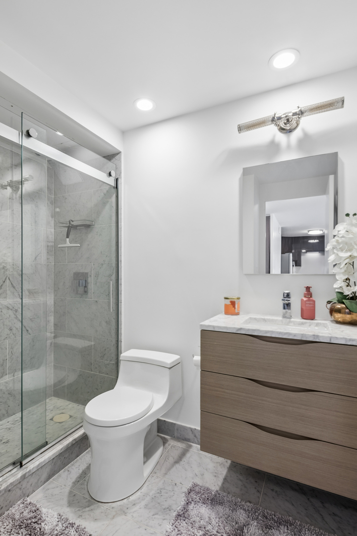 1440 N Lake Shore Drive Unit: 21G