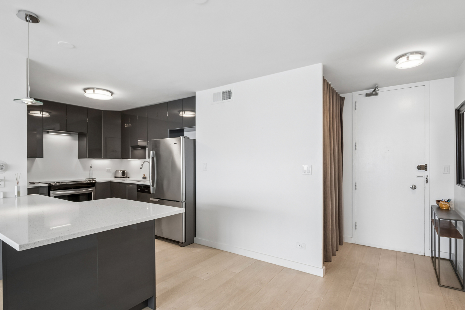 1440 N Lake Shore Drive Unit: 21G