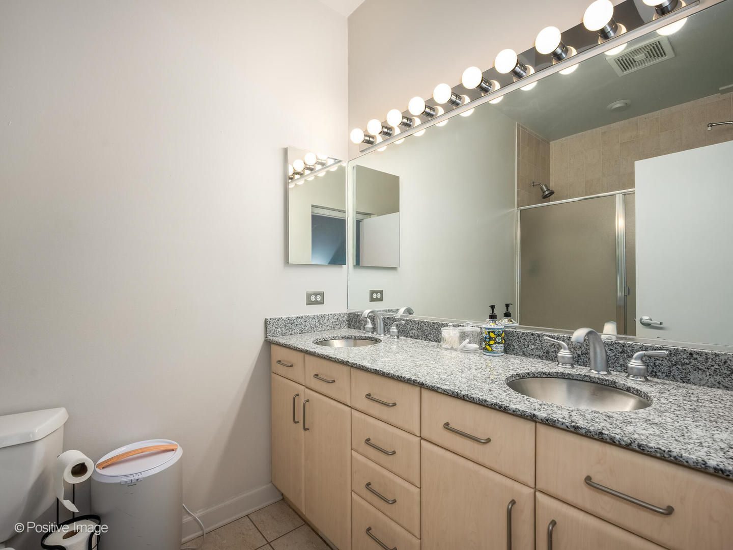 1330 W Monroe Street Unit: 410