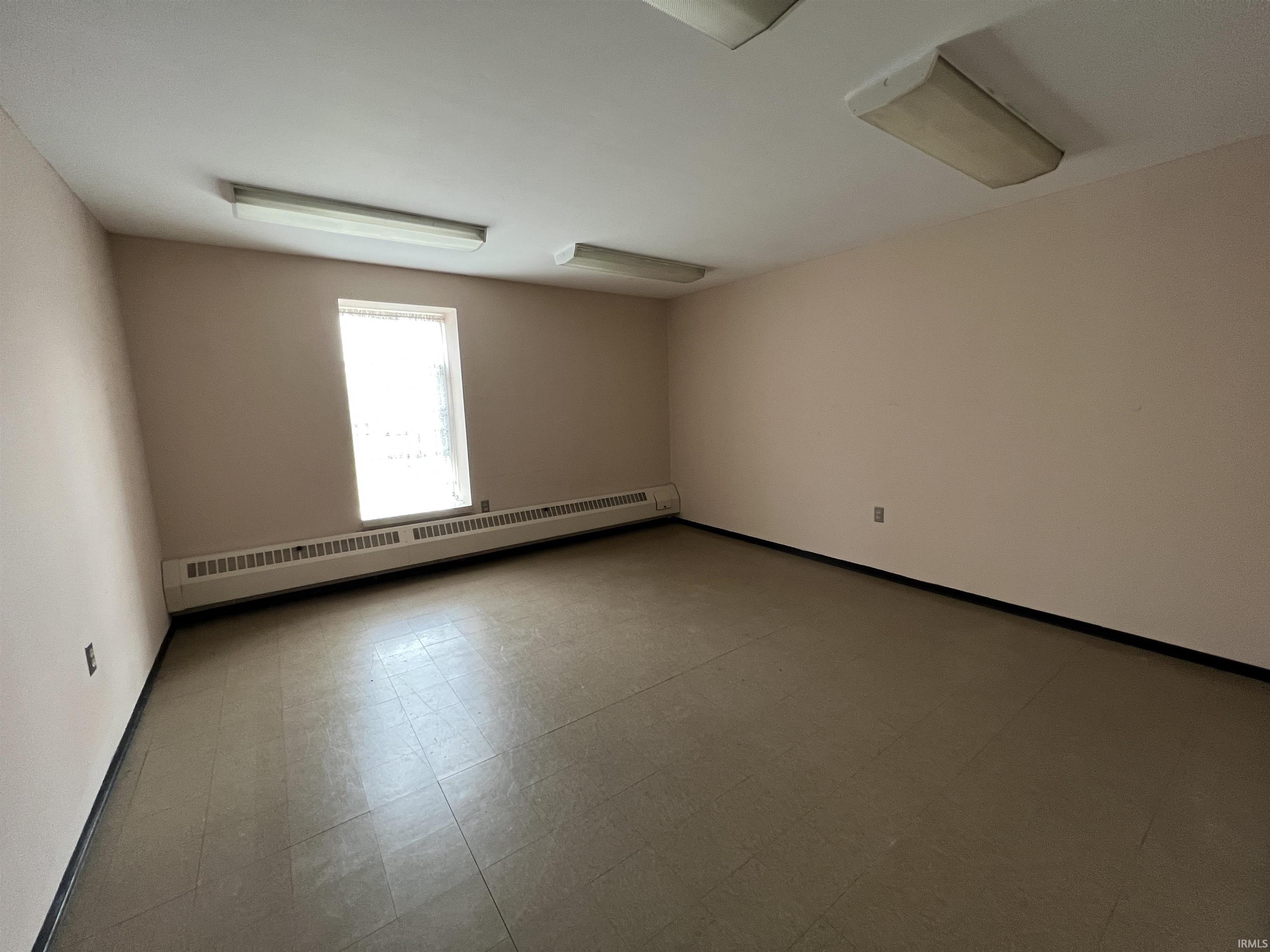 123 E Maple Street