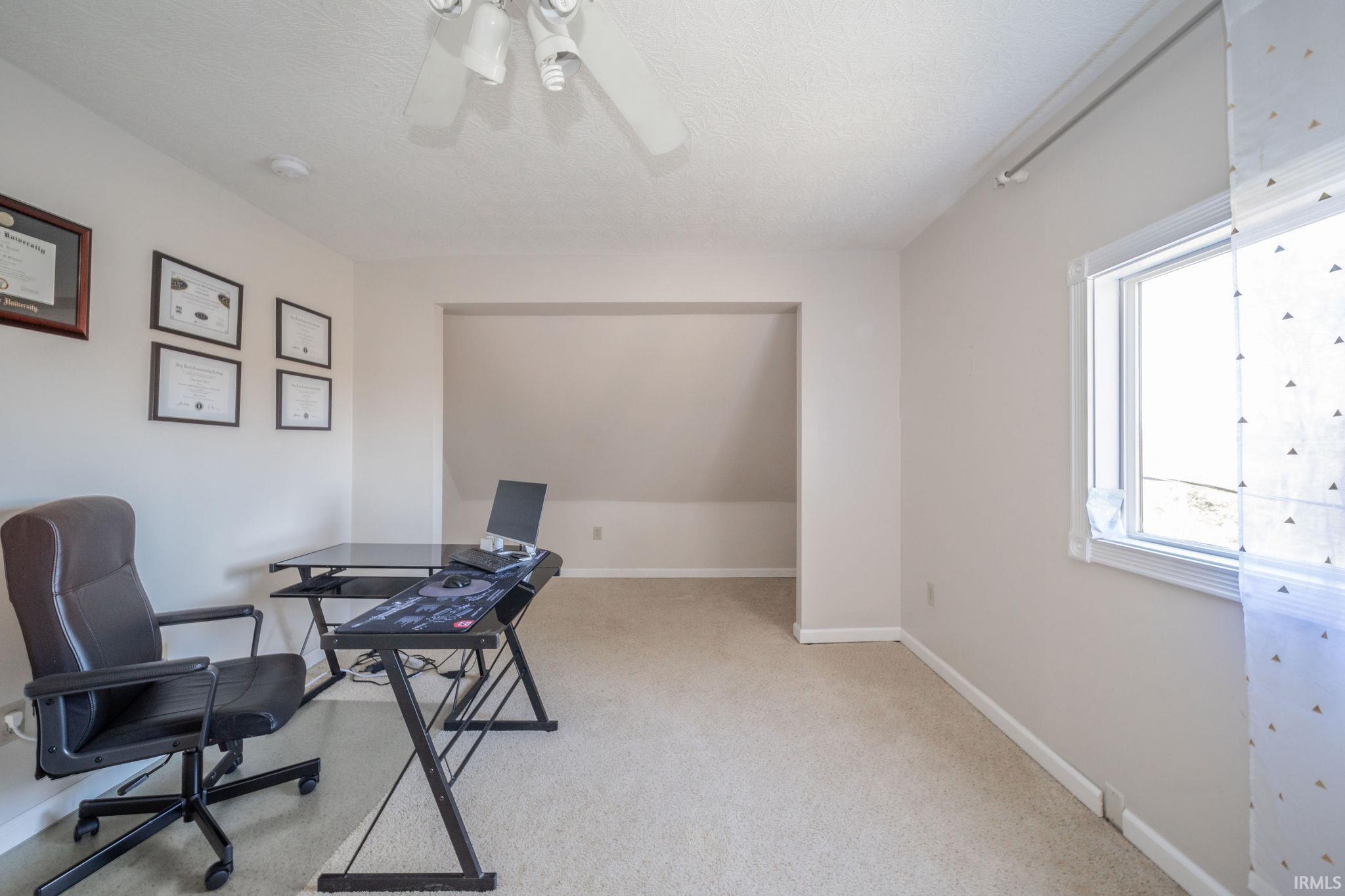1613 W Country Club Drive