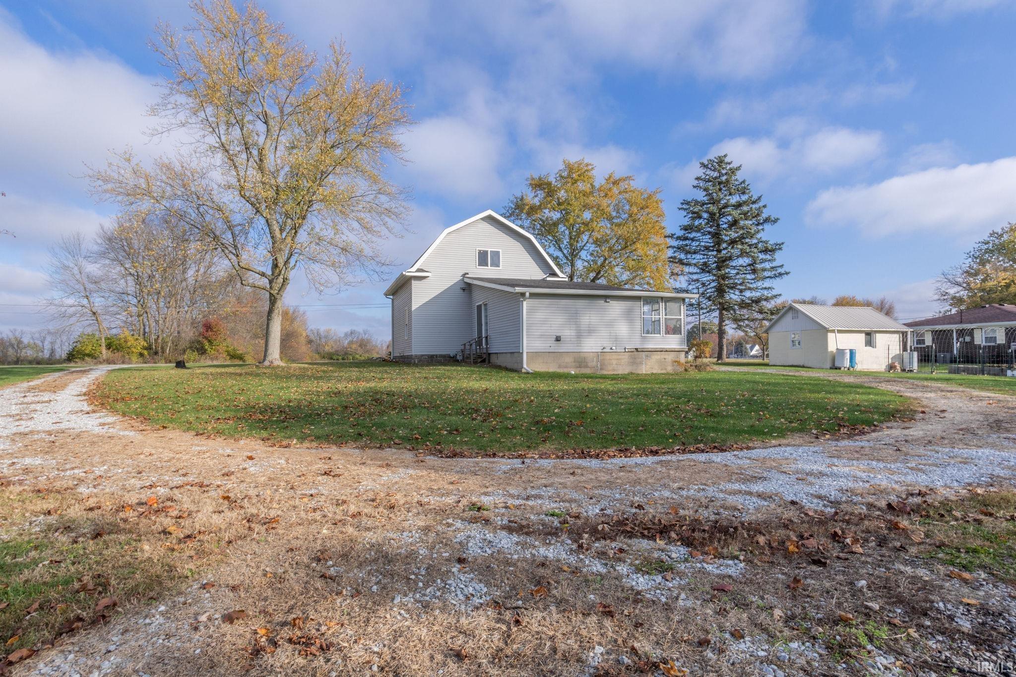 1613 W Country Club Drive