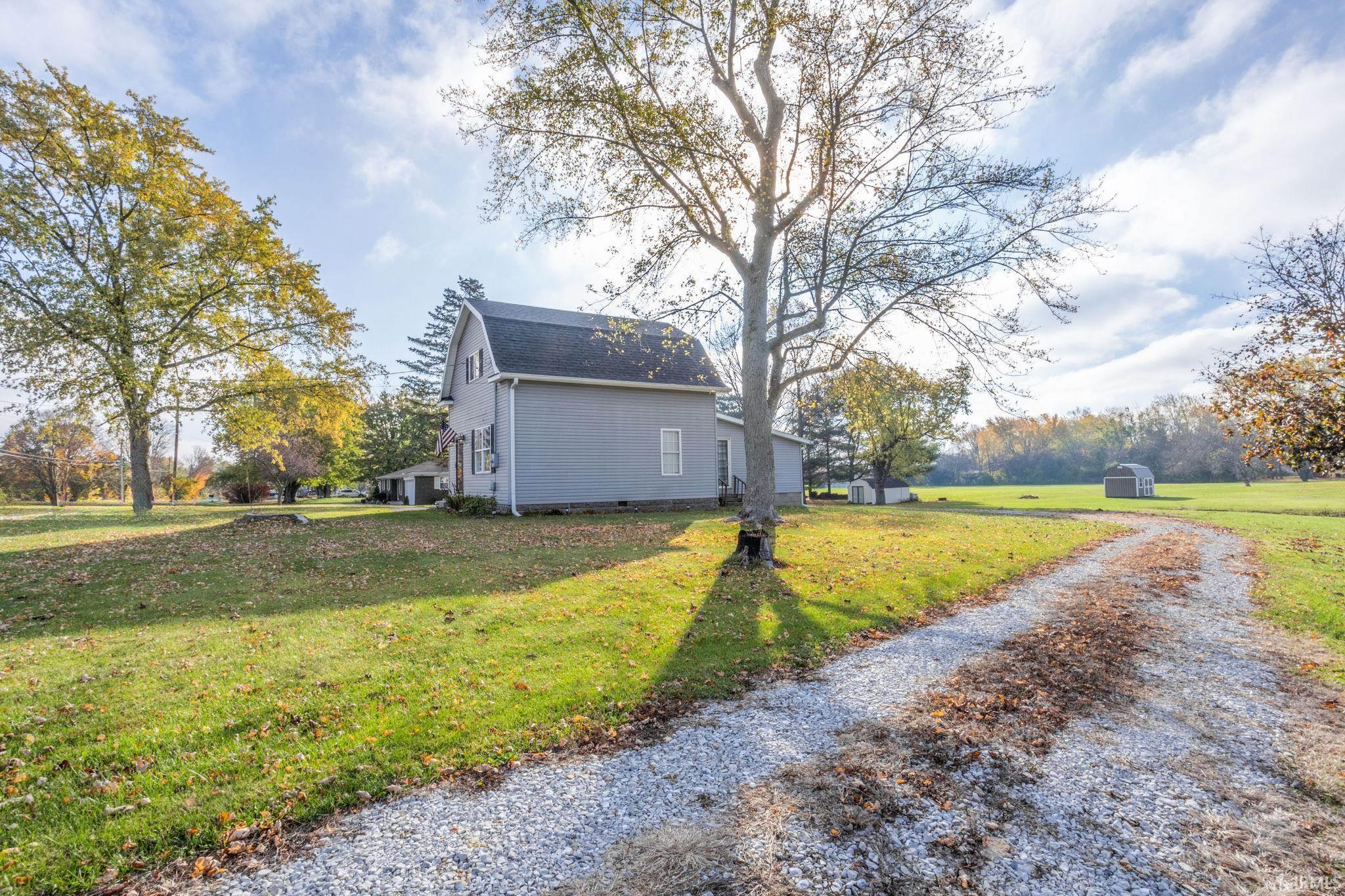1613 W Country Club Drive