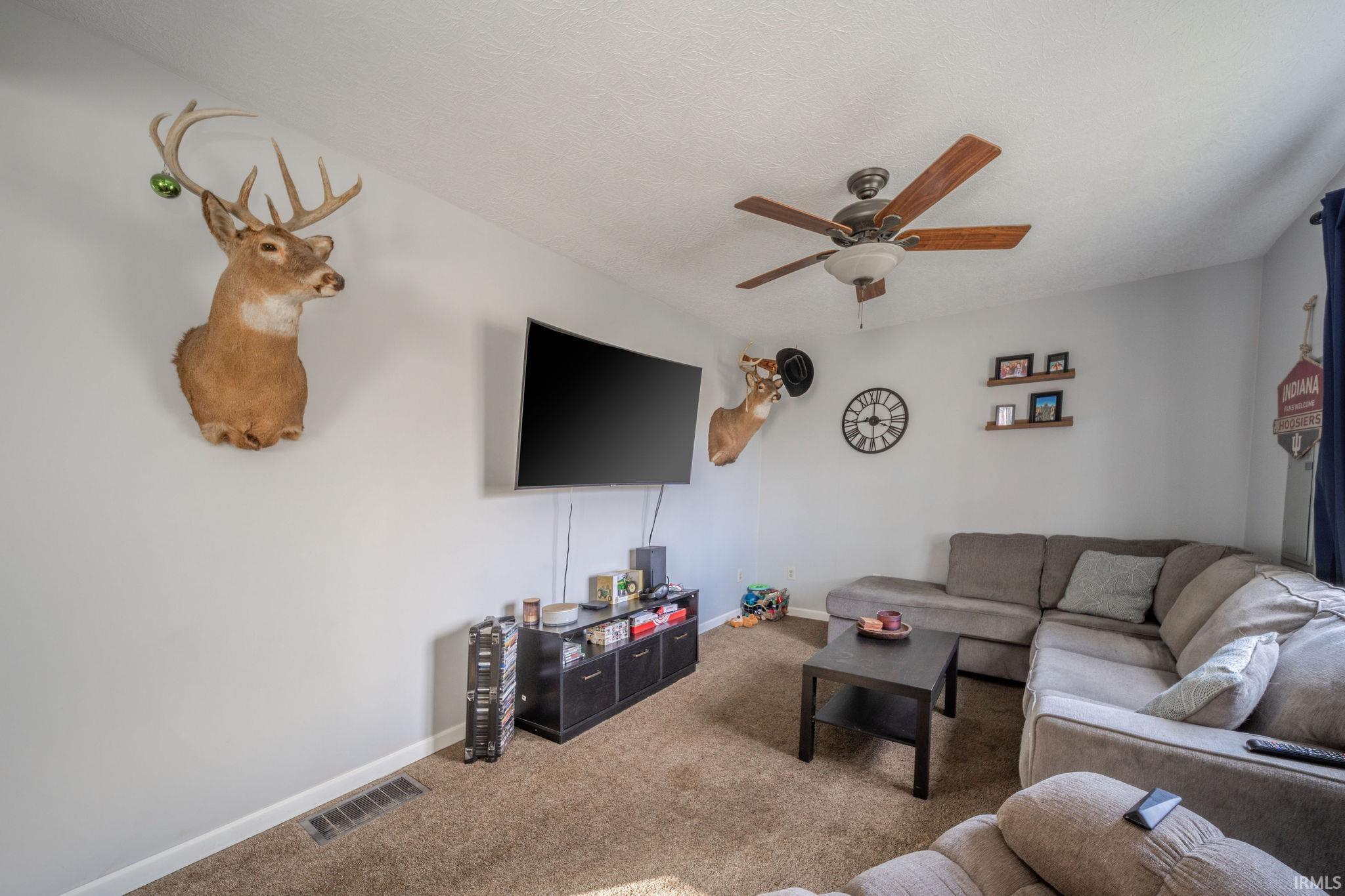 1613 W Country Club Drive