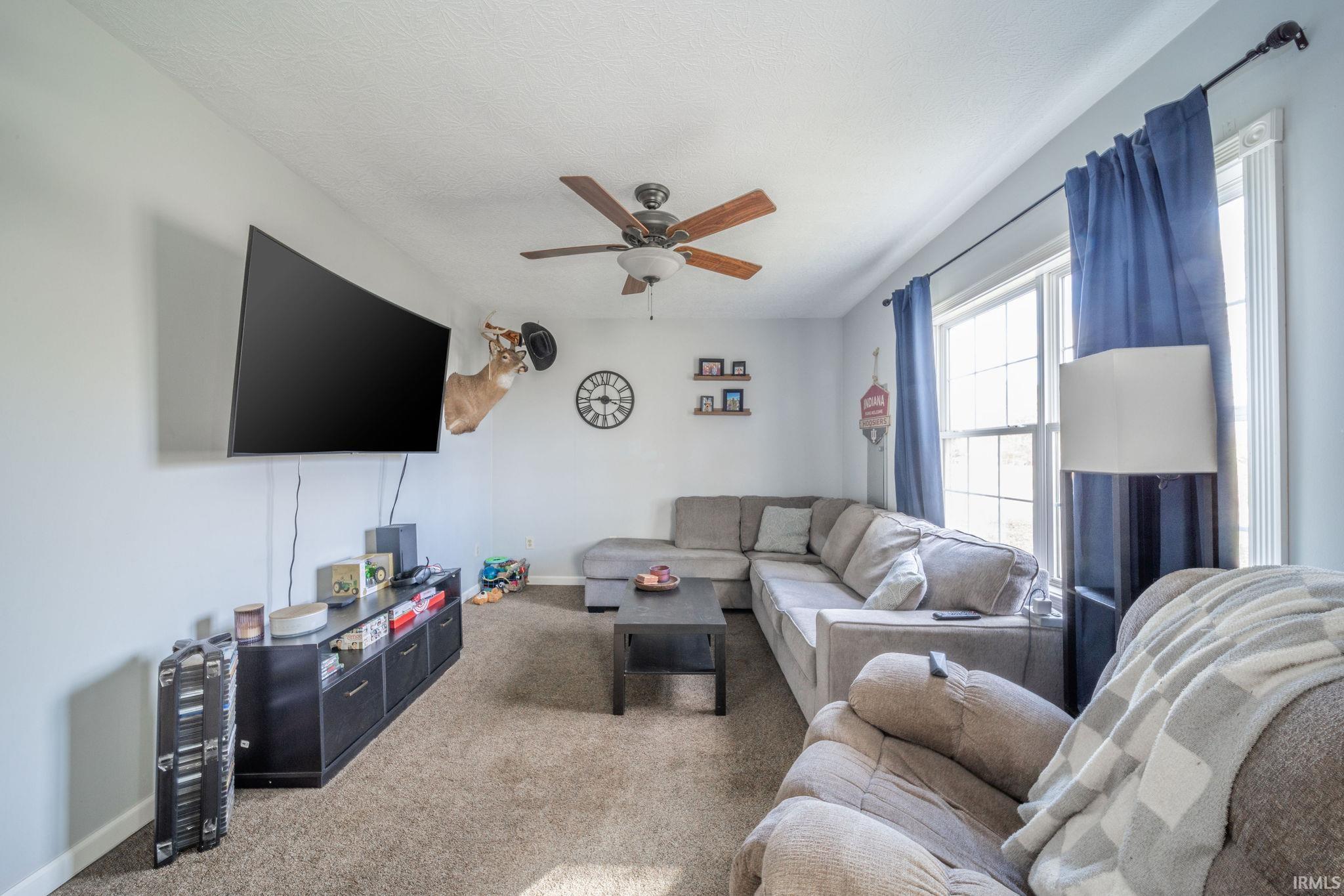 1613 W Country Club Drive