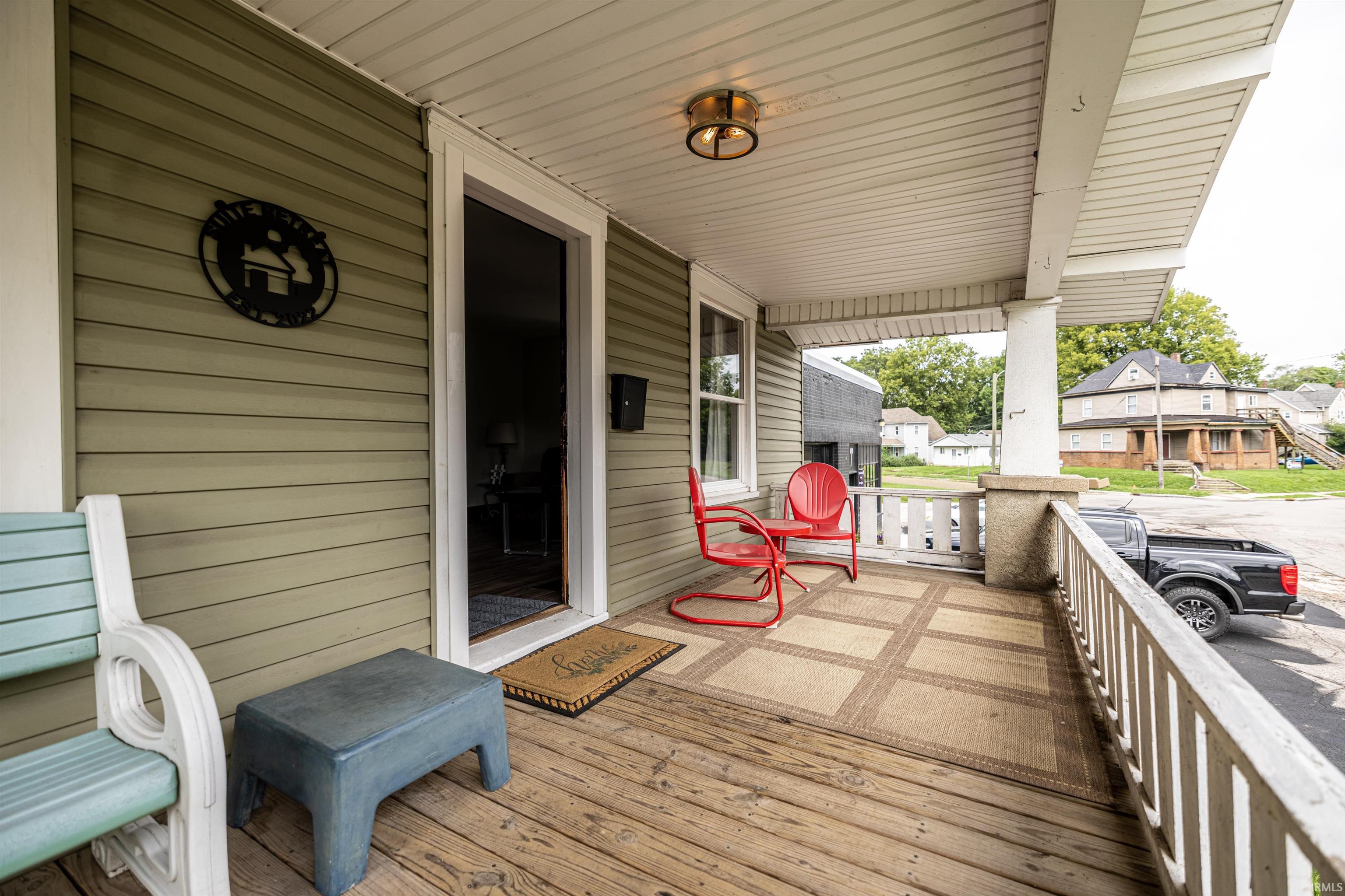 327 N Meeks Avenue
