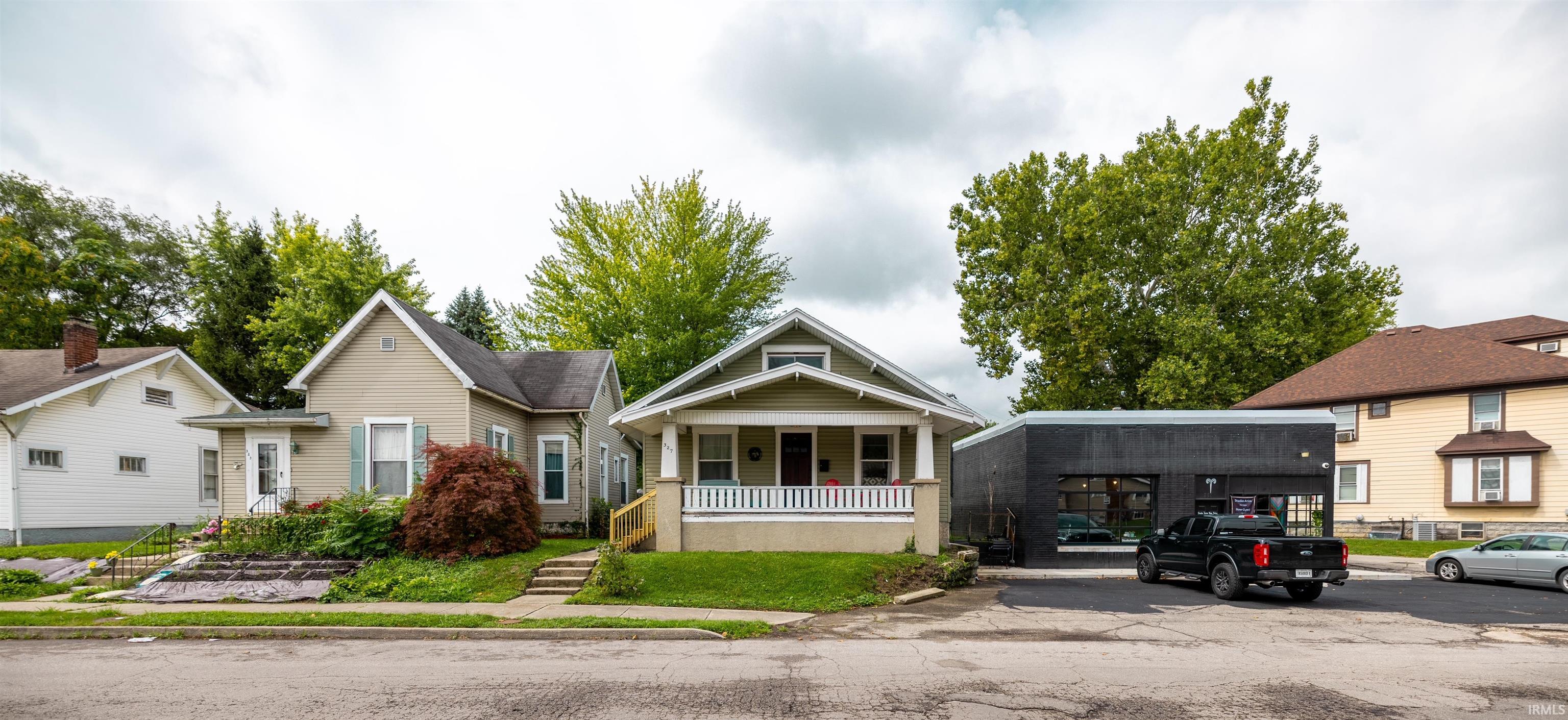 327 N Meeks Avenue