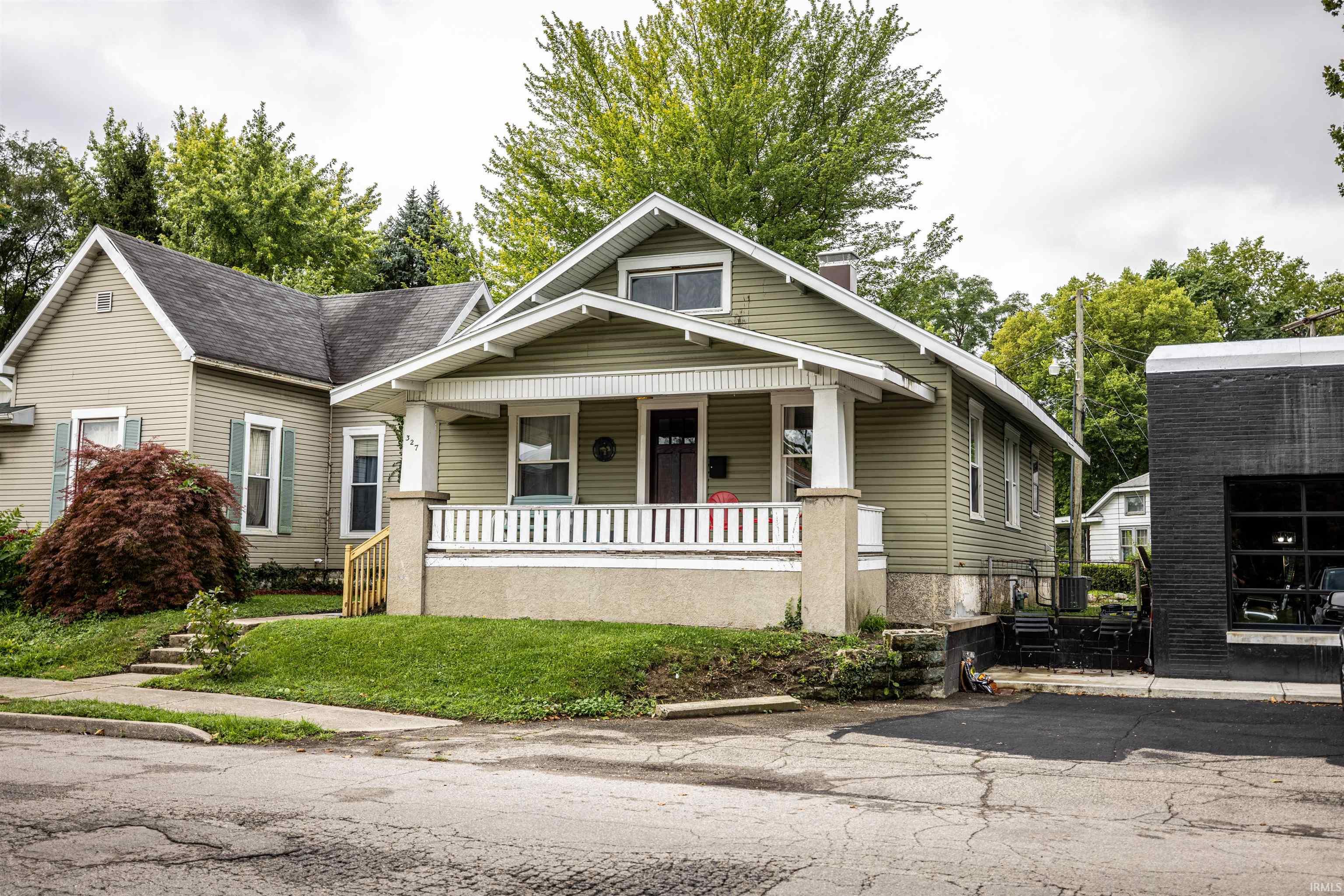 327 N Meeks Avenue
