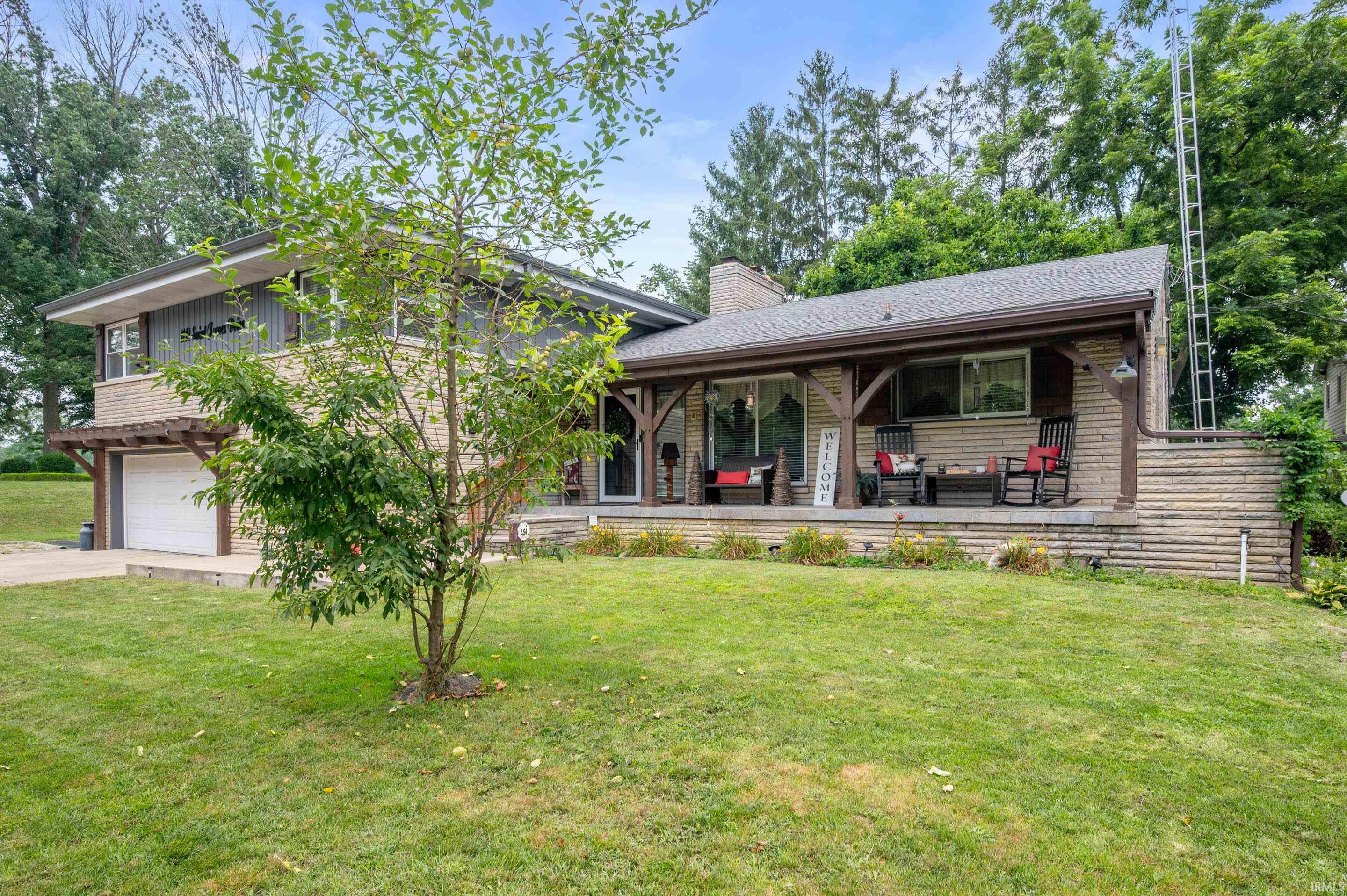 1112 Saint James Drive